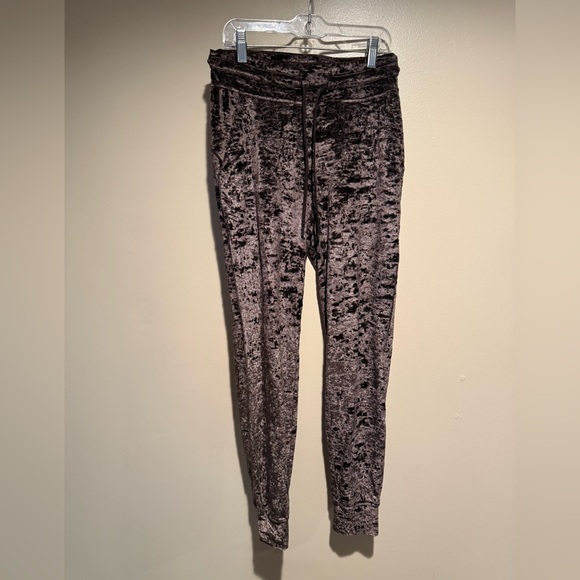 Lululemon Ready To Rulu Crushed Velvet Joggers in French Press 4 - Picture 3 of 10